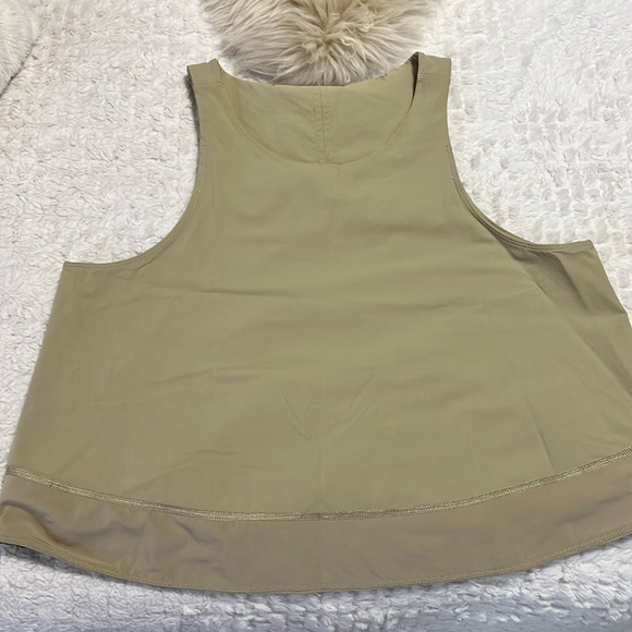 lululemon athletica Tops - Lululemon cropped tank